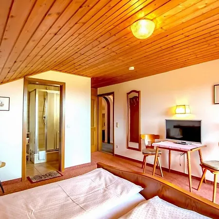 Miriam Im Haus Dorn-roeschen, Im Allgaeu * Pfronten