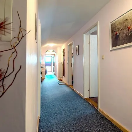 Miriam Im Haus Dorn-roeschen, Im Allgaeu * Pfronten